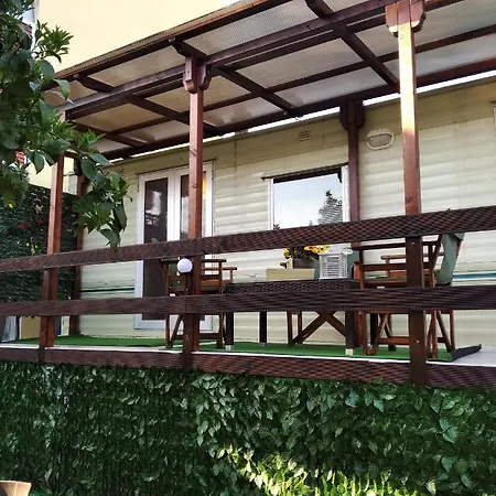 Anna's Bella Casa * קלמאטה